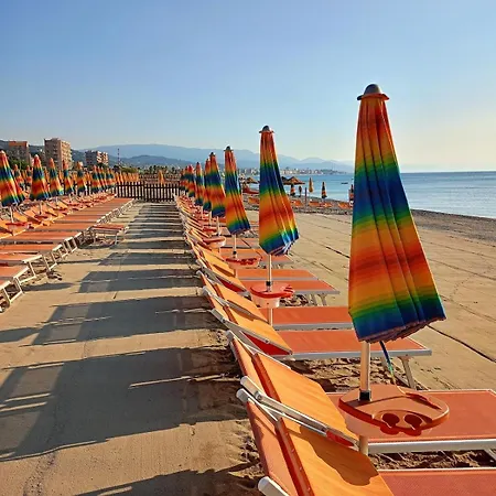 La Casa Di Milva, Vicino Al Mare Con Park 아파트